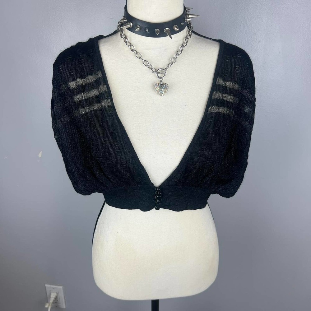 Black whimsygoth shrug has buttons